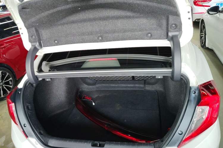 Used Honda Civic 2019 220TURBO CVT Dynamic Edition China VI Trunk