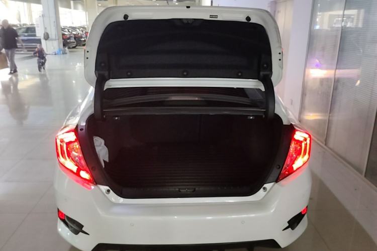 Used Honda Civic 2019 220TURBO CVT Dynamic Edition China VI Emission Standard Trunk