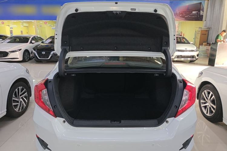 Used Honda Civic 2019 220TURBO CVT Dynamic Edition China VI Trunk
