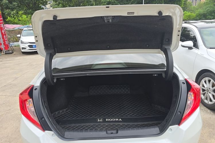 Used Honda Civic 2019 220TURBO CVT Dynamic Edition China V Trunk