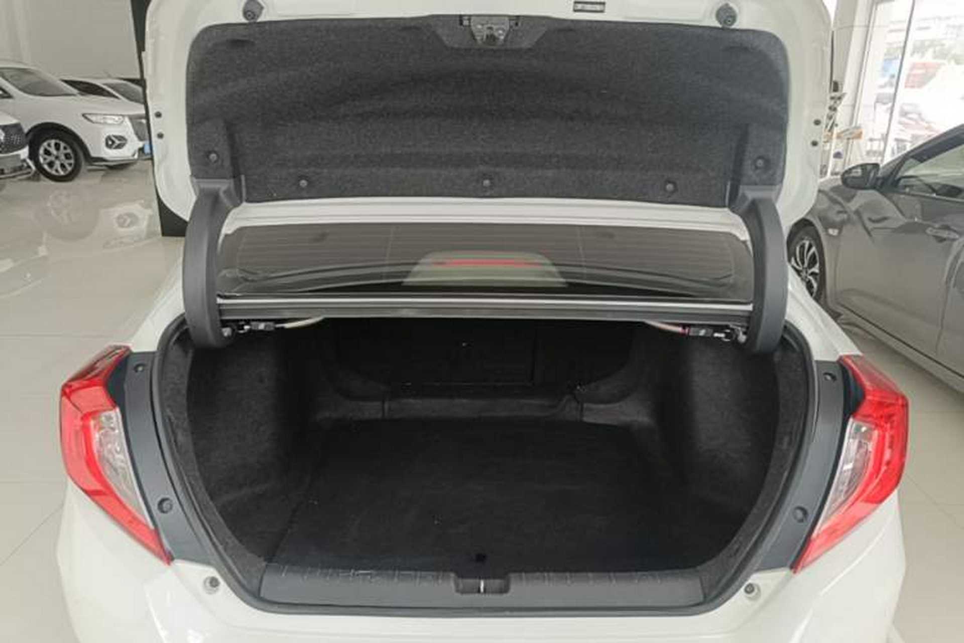 Used Honda Civic 2019 220TURBO CVT Dynamic Edition China VI Trunk
