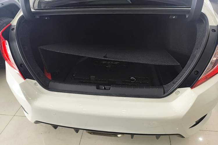 Used Honda Civic 2019 220TURBO CVT Dynamic Edition China VI Emission Standard Trunk