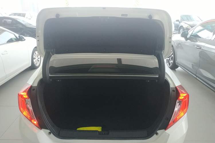 Used Honda Civic 2019 220TURBO CVT Dynamic Edition China VI Trunk
