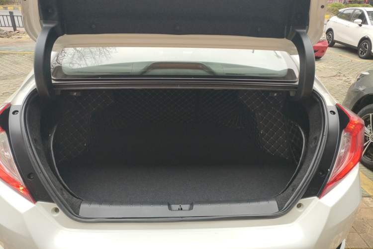 Used Honda Civic 2019 220TURBO CVT Dynamic Edition China VI Emission Standard Trunk