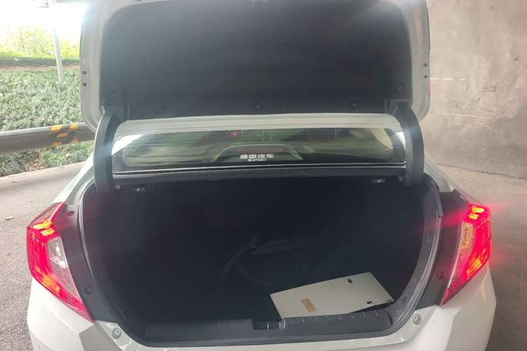 Used Honda Civic 2019 220TURBO CVT Dynamic Edition China VI Emission Standard Trunk