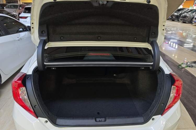 Used Honda Civic 2019 220TURBO CVT Dynamic Edition China VI Trunk