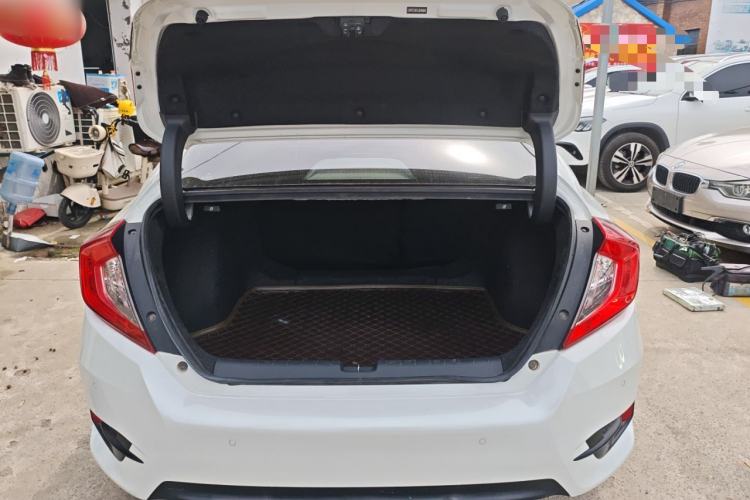 Used Honda Civic 2019 220TURBO CVT Dynamic Edition China VI Trunk