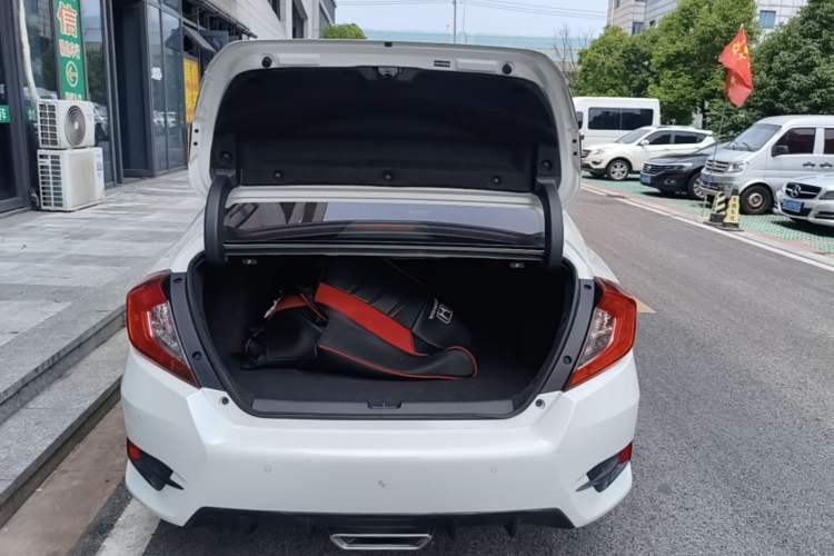 Used Honda Civic 2019 220TURBO CVT Dynamic Edition China VI Emission Standard Trunk