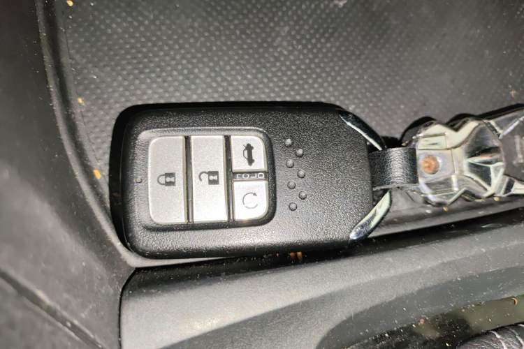 Used Honda Civic 2019 220TURBO CVT Power Edition China VI Emission Standard Vehicle Key