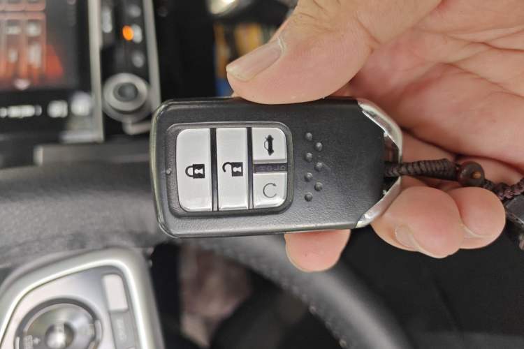 Used Honda Civic 2019 220TURBO CVT Power Edition China VI Emission Standard Vehicle Key