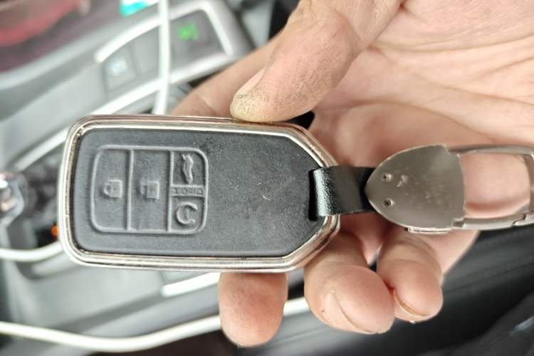Used Honda Civic 2019 220TURBO CVT Dynamic Edition China VI Emission Standard Vehicle Key