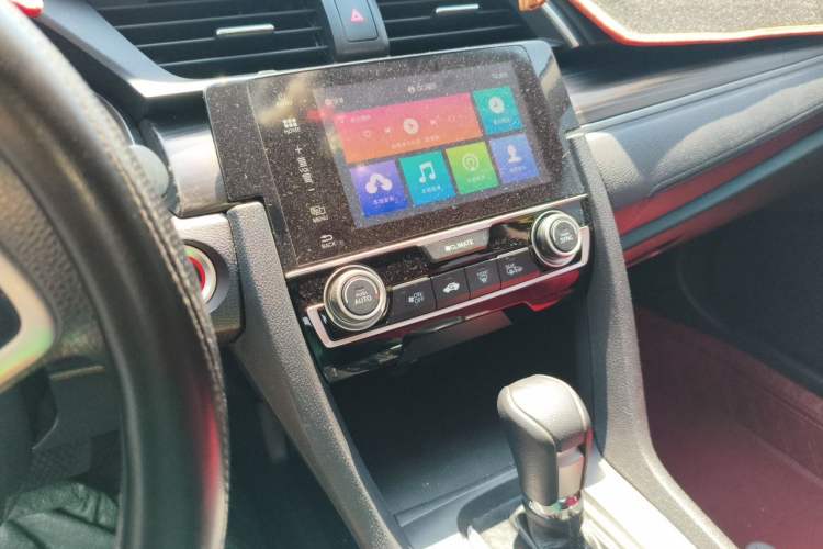 Used Honda Civic 2019 220TURBO CVT Dynamic Edition China V Audio And AC Panel