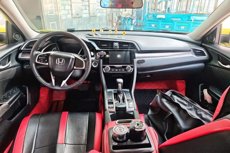 Used Honda Civic 2019 220TURBO CVT Dynamic Edition China VI Center Console