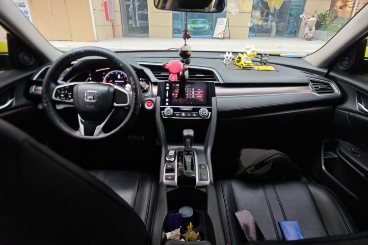 Used Honda Civic 2019 220TURBO CVT Dynamic Edition China VI Emission Standard Center Console
