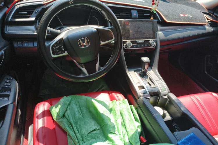 Used Honda Civic 2019 220TURBO CVT Dynamic Edition China V Center Console