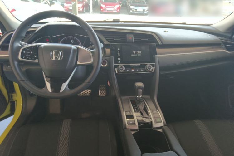 Used Honda Civic 2019 220TURBO CVT Dynamic Edition China VI Emission Standard Center Console
