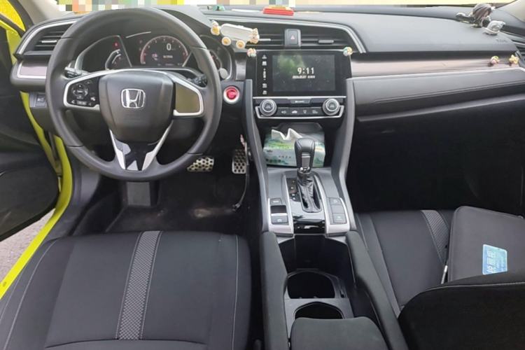 Used Honda Civic 2019 220TURBO CVT Dynamic Edition China VI Emission Standard Center Console