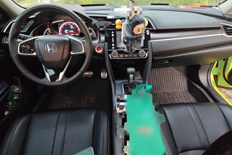 Used Honda Civic 2019 220TURBO CVT Dynamic Edition China V Emission Standard Center Console