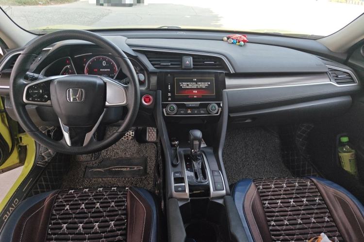 Used Honda Civic 2019 220TURBO CVT Dynamic Edition China VI Emission Standard Center Console