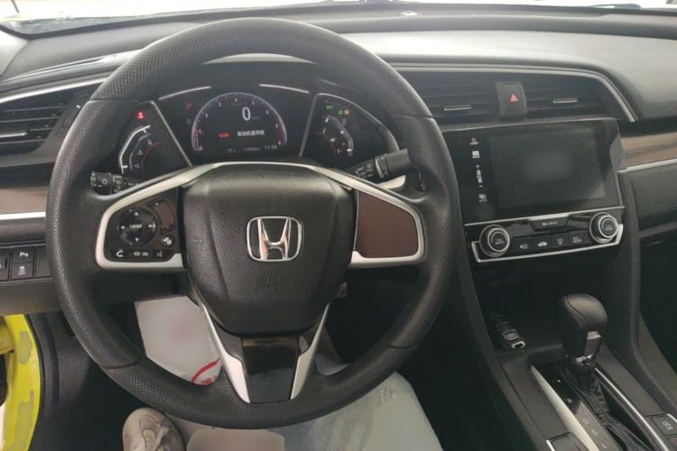 Used Honda Civic 2019 220TURBO CVT Dynamic Edition China VI Emission Standard Center Console