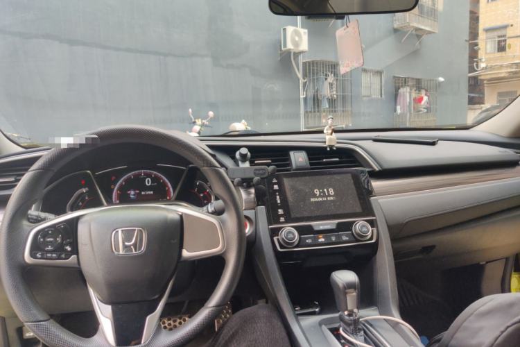 Used Honda Civic 2019 220TURBO CVT Dynamic Edition China VI Emission Standard Center Console