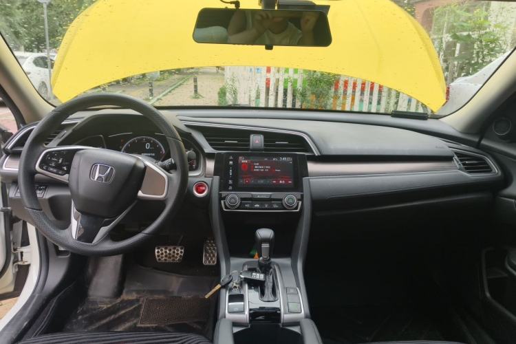 Used Honda Civic 2019 220TURBO CVT Dynamic Edition China VI Emission Standard Center Console