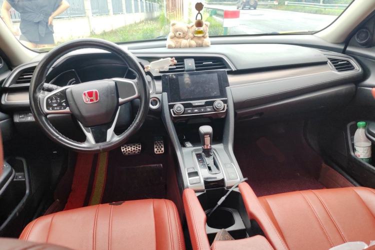 Used Honda Civic 2019 220TURBO CVT Dynamic Edition China V Emission Standard Center Console