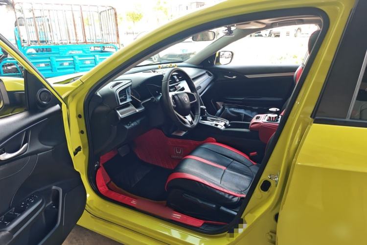 Used Honda Civic 2019 220TURBO CVT Dynamic Edition China VI Driver Seat