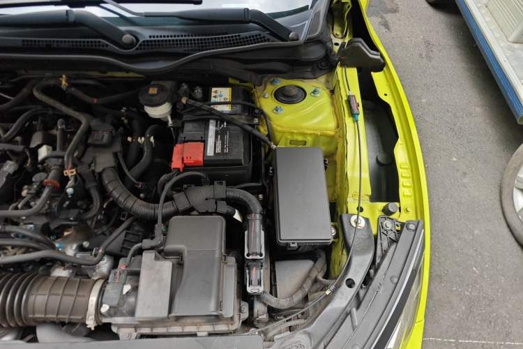 Used Honda Civic 2019 220TURBO CVT Dynamic Edition China VI Emission Standard Engine Bay Left