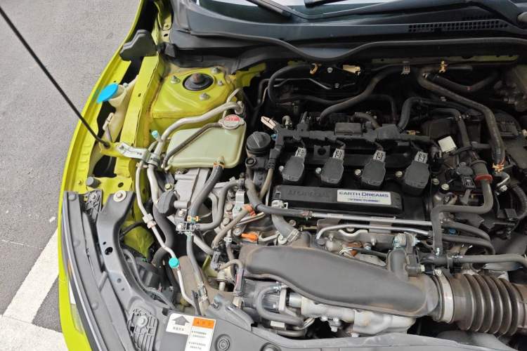 Used Honda Civic 2019 220TURBO CVT Dynamic Edition China VI Emission Standard Engine Bay Right
