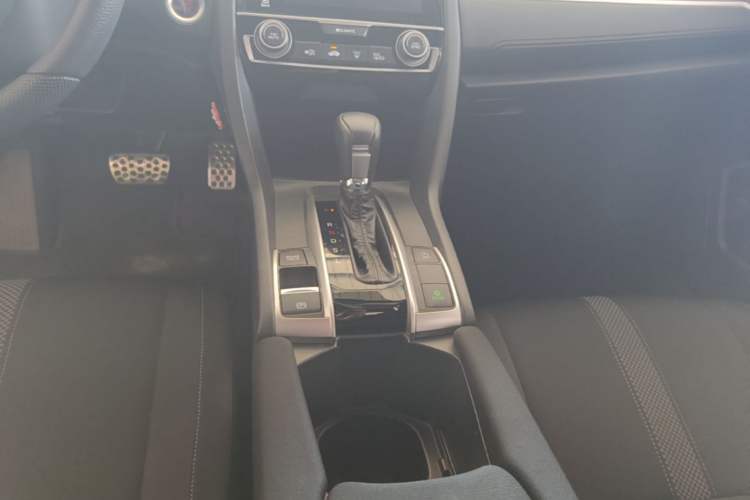 Used Honda Civic 2019 220TURBO CVT Dynamic Edition China VI Emission Standard Gear Lever