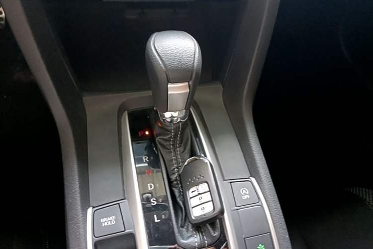 Used Honda Civic 2019 220TURBO CVT Dynamic Edition China VI Emission Standard Gear Lever