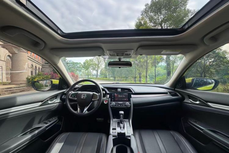 Used Honda Civic 2019 220TURBO CVT Dynamic Edition China VI Emission Standard Interior 1