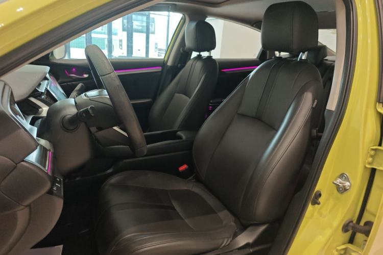 Used Honda Civic 2019 220TURBO CVT Dynamic Edition China V Left Front Seat