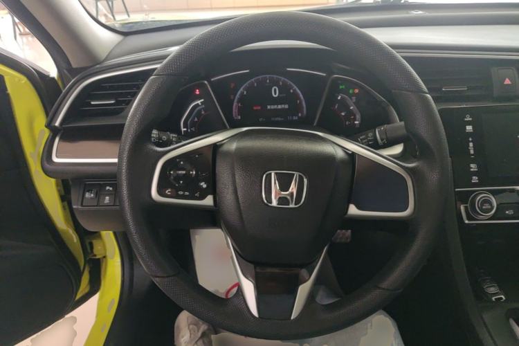 Used Honda Civic 2019 220TURBO CVT Dynamic Edition China VI Emission Standard Steering Wheel