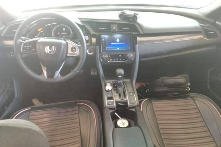 Used Honda Civic 2021 HATCHBACK 220TURBO CVT Trendy Cool Edition Center Console