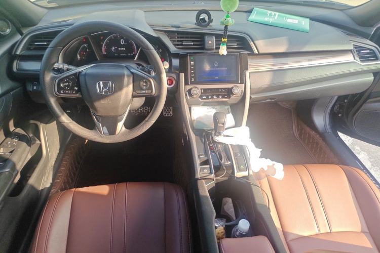 Used Honda Civic 2021 HATCHBACK 220TURBO CVT Trendy Cool Edition Center Console