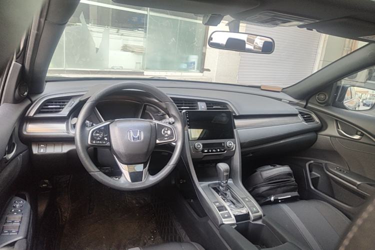 Used Honda Civic 2021 HATCHBACK 220TURBO CVT Trendy Cool Edition Center Console