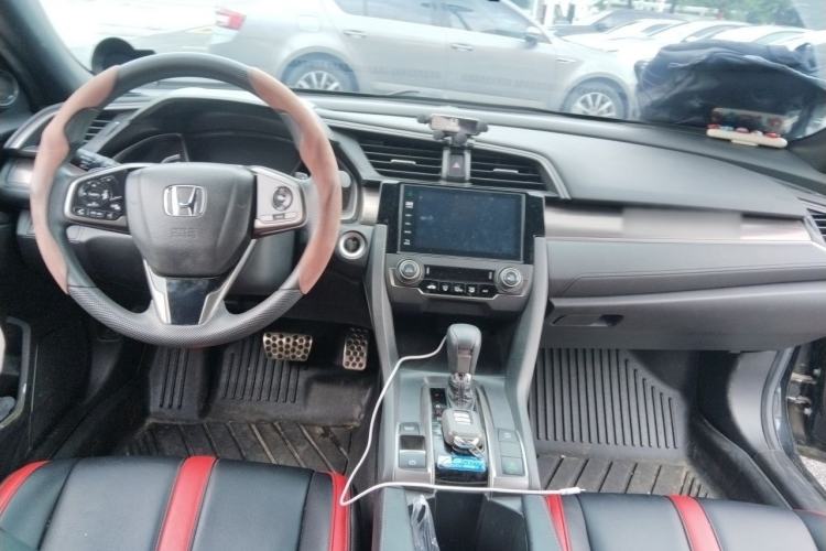 Used Honda Civic 2021 HATCHBACK 220TURBO CVT Trendy Cool Edition Center Console