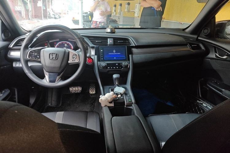 Used Honda Civic 2021 HATCHBACK 220TURBO CVT Trendy Cool Edition Center Console