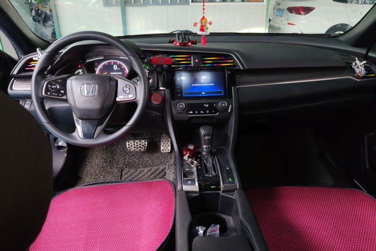 Used Honda Civic 2021 HATCHBACK 220TURBO CVT New Trendsetter Center Console
