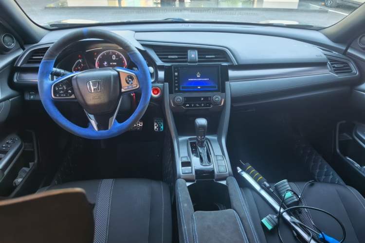 Used Honda Civic 2021 HATCHBACK 220TURBO CVT Trendy Cool Edition Center Console