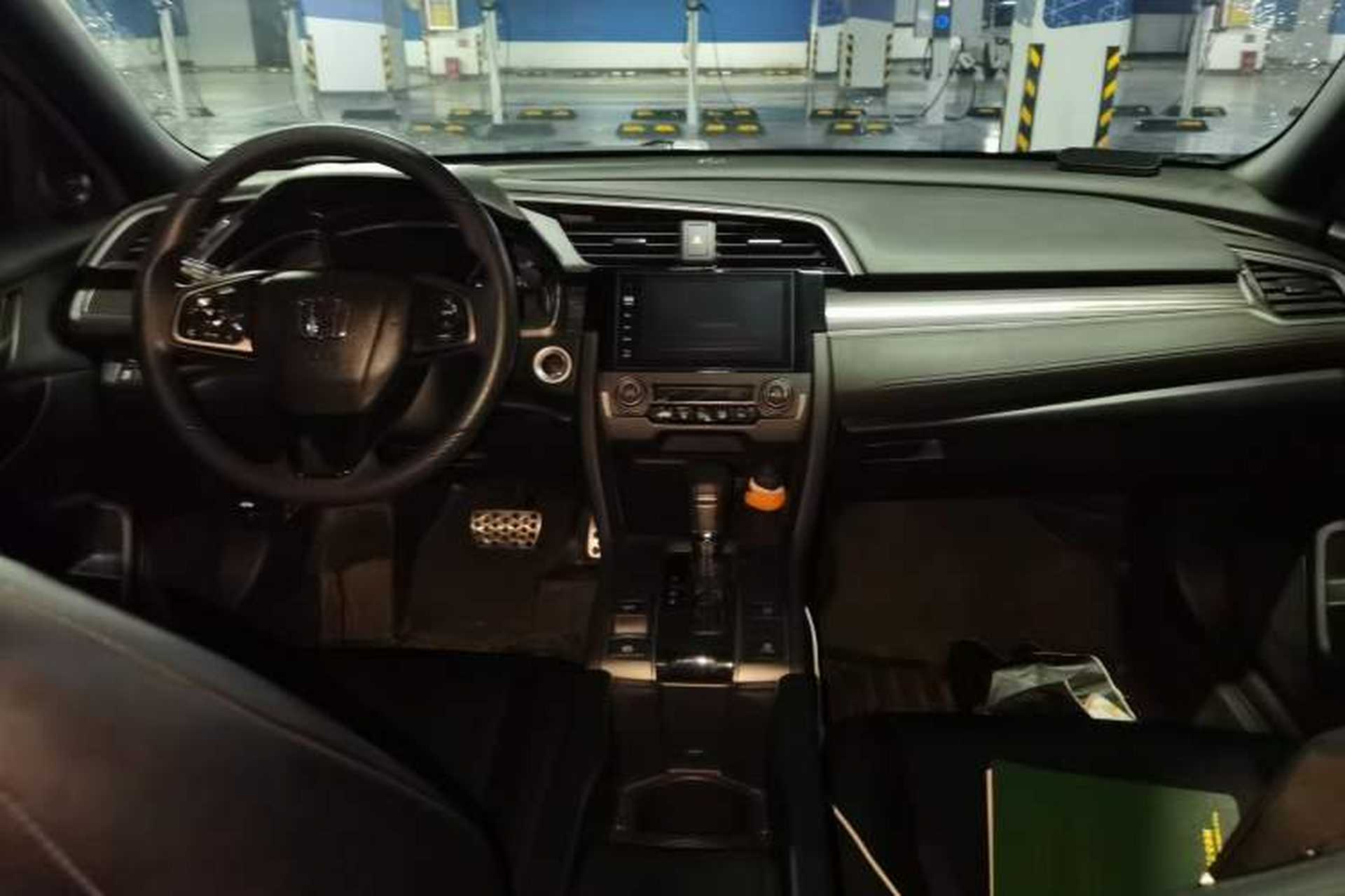 Used Honda Civic 2021 HATCHBACK 220TURBO CVT Trendy Cool Edition Center Console