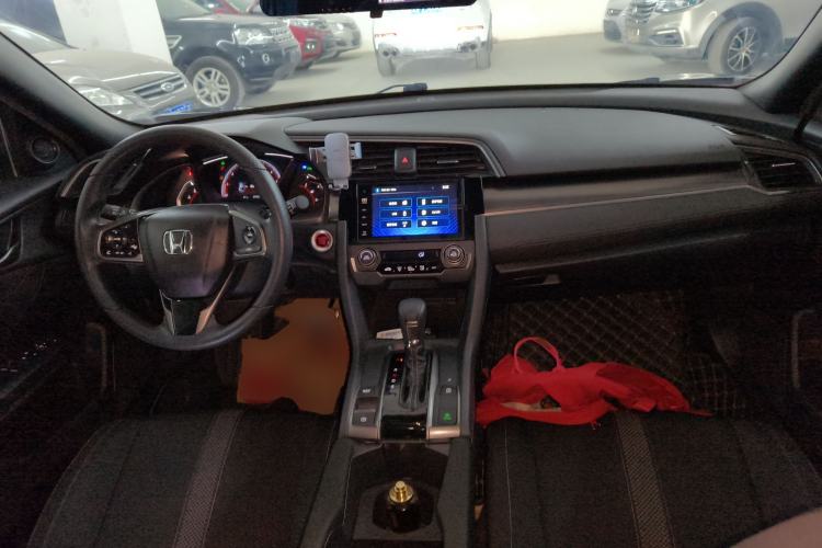 Used Honda Civic 2021 HATCHBACK 220TURBO CVT Trendy Cool Edition Center Console