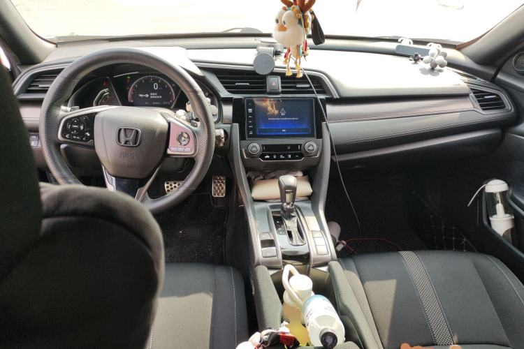 Used Honda Civic 2021 HATCHBACK 220TURBO CVT Trendy Cool Edition Center Console