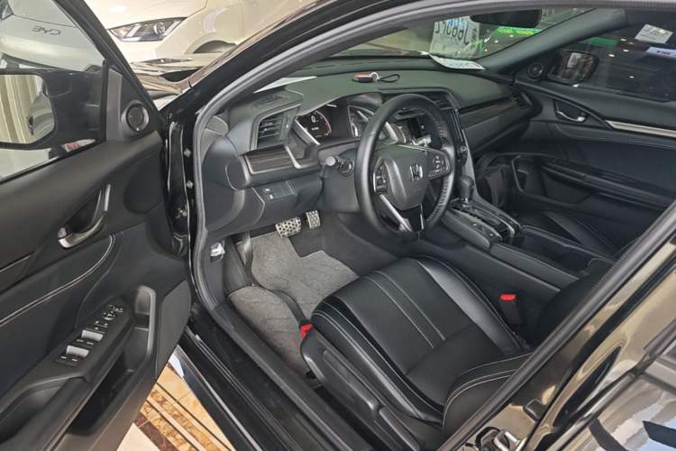 Used Honda Civic 2021 HATCHBACK 220TURBO CVT Dynamic Control Driver Seat