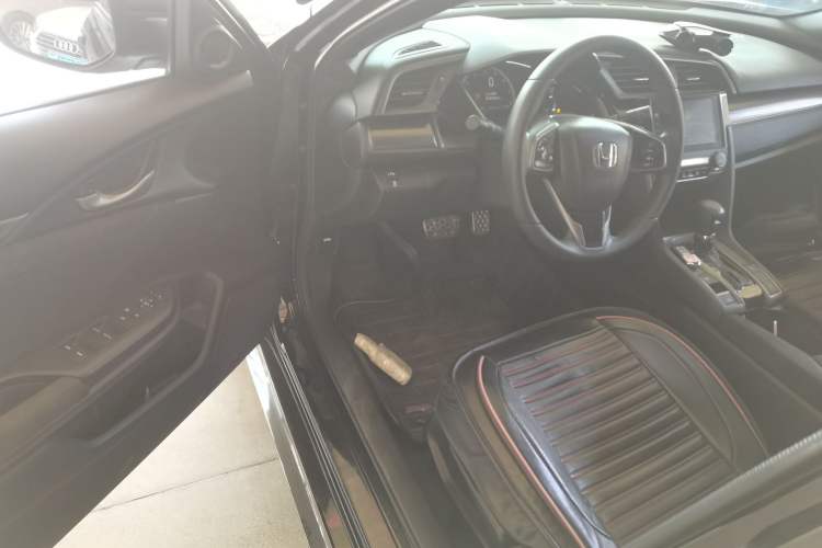 Used Honda Civic 2021 HATCHBACK 220TURBO CVT Trendy Cool Edition Driver Seat