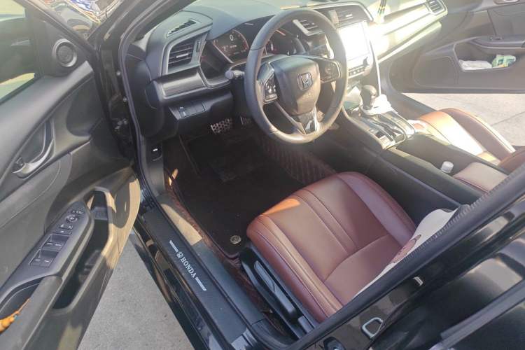 Used Honda Civic 2021 HATCHBACK 220TURBO CVT Trendy Cool Edition Driver Seat