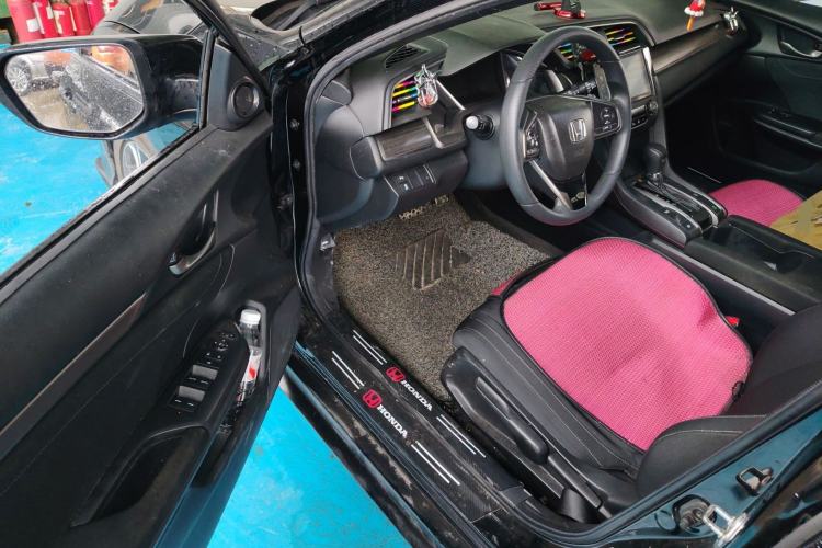 Used Honda Civic 2021 HATCHBACK 220TURBO CVT New Trendsetter Driver Seat