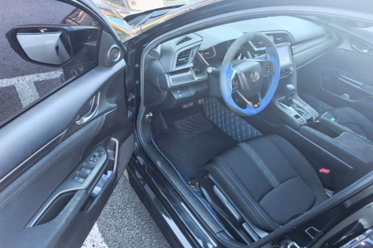 Used Honda Civic 2021 HATCHBACK 220TURBO CVT Trendy Cool Edition Driver Seat